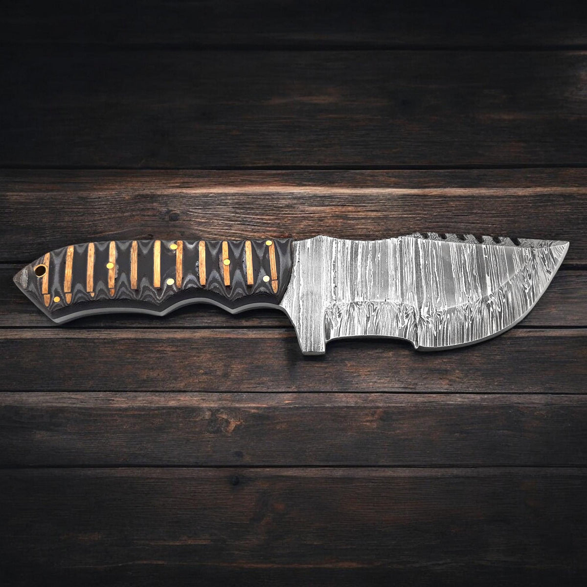 Full tang tactical survival knife with black G10 grip

